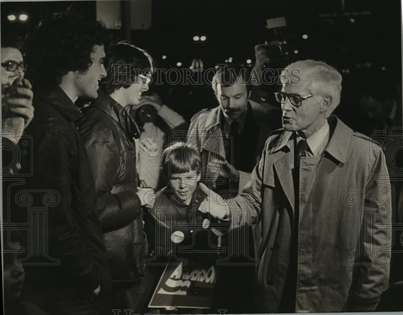 Load image into Gallery viewer, 1980 Press Photo Rep John Anderson campaigning in Turner Hall - mja13410

