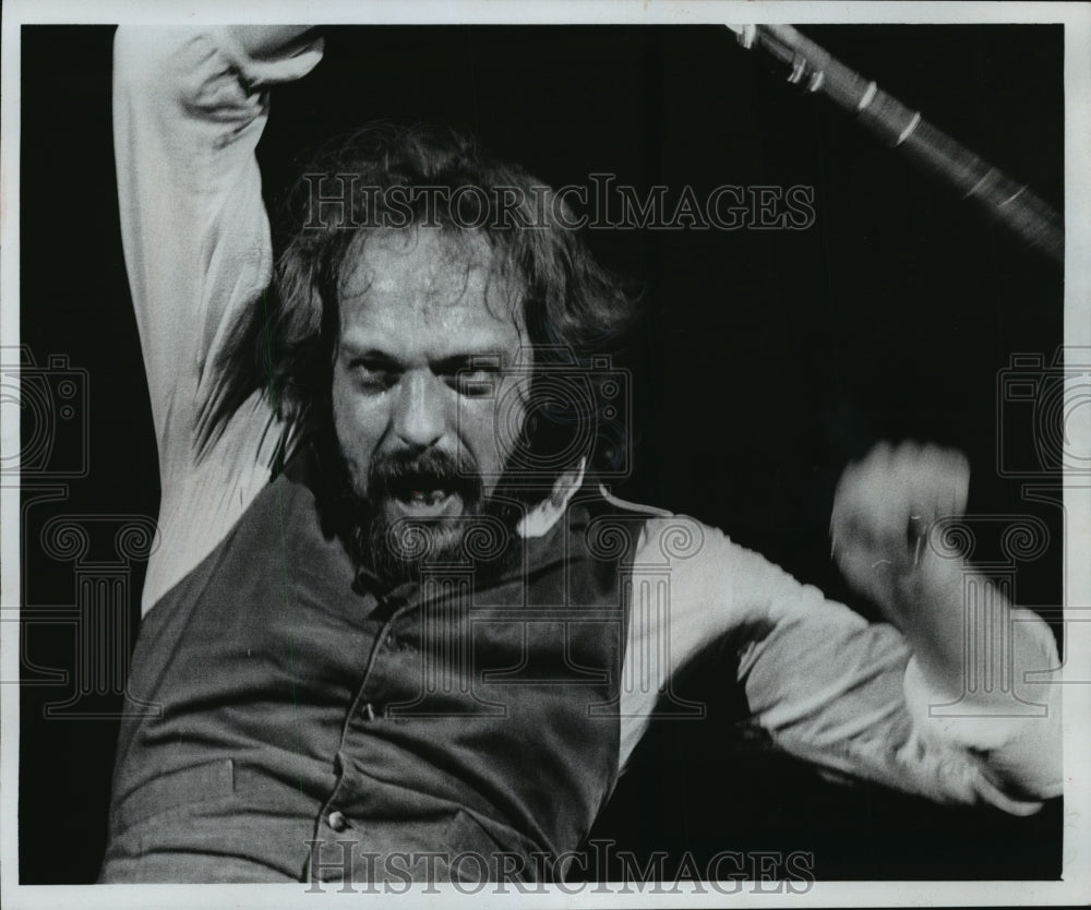 1977 Press Photo The fanciful faces of Ian Anderson- Historic Images