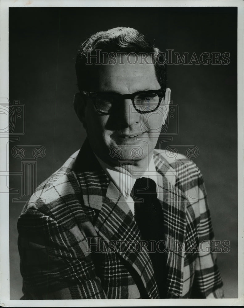 1971 Press Photo Hal Walker, Sports Director WISN Radio - mja13598