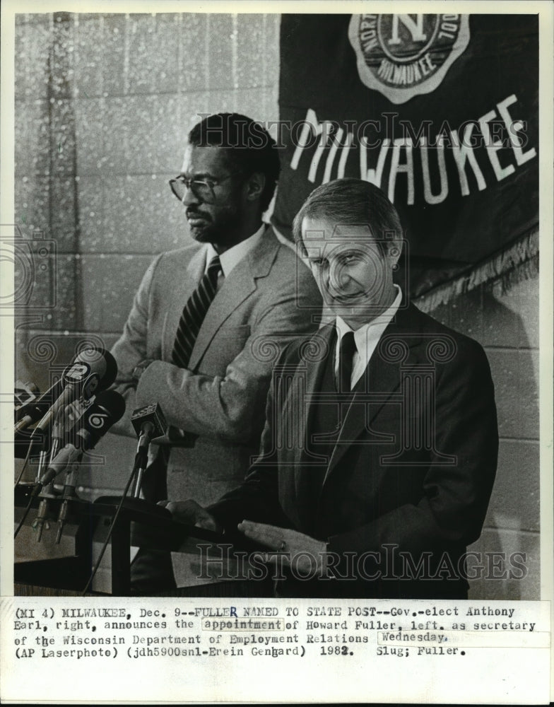 1982 Press Photo Gov.-elect Anthony S. Earl defended Howard Fuller - Historic Images