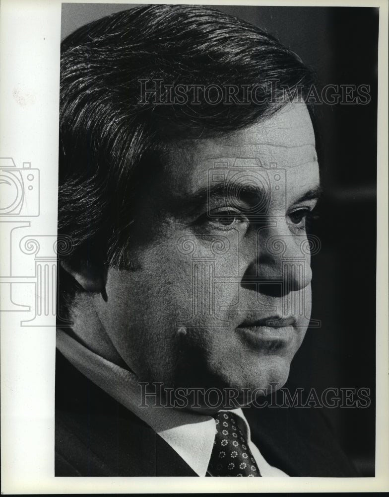 1982 Press Photo James W. Wahner, director of Milw. Co. Institutions- Historic Images