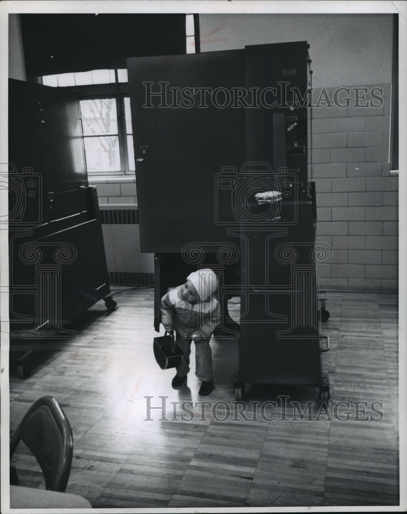 1960 Press Photo Little Clark Blachly, 1 1/2, of 6124 N. 38th st.- Historic Images