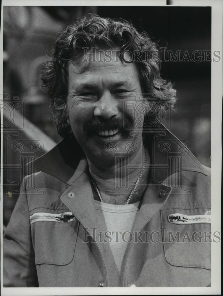 1977 Press Photo James Komack, TV producer, U.S. - mja14009