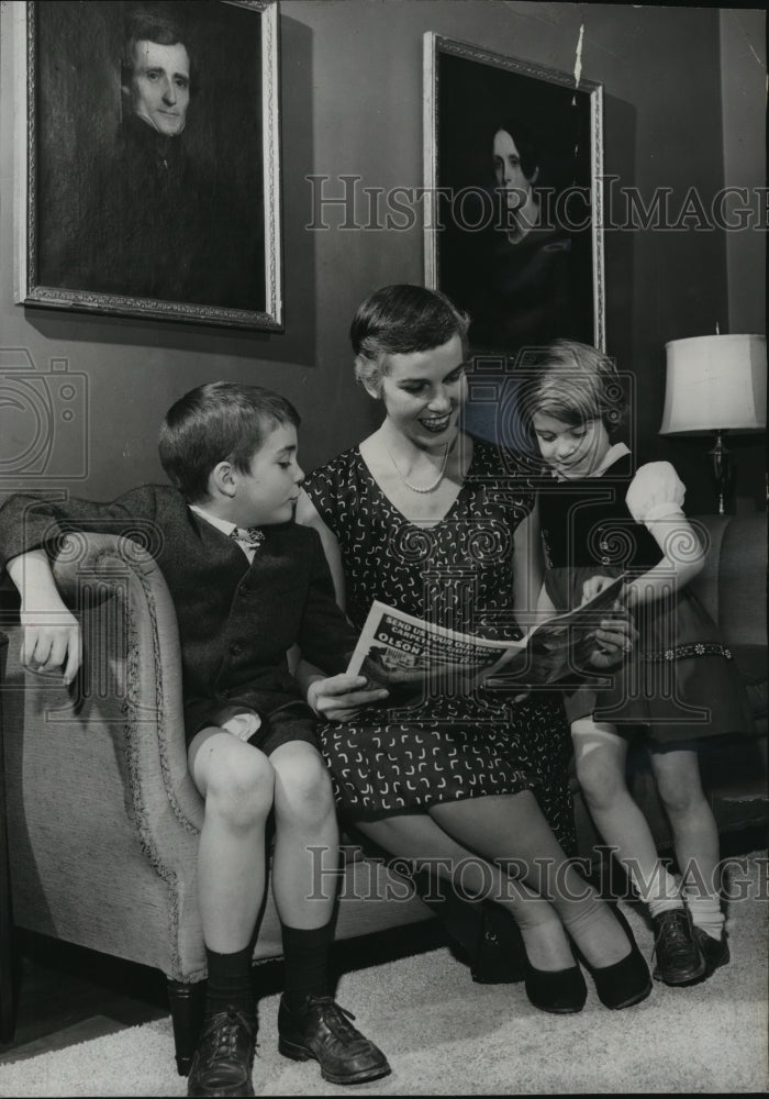 1955 Press Photo The portraits of the great-grandparents of Mrs. Haskell Noyes- Historic Images