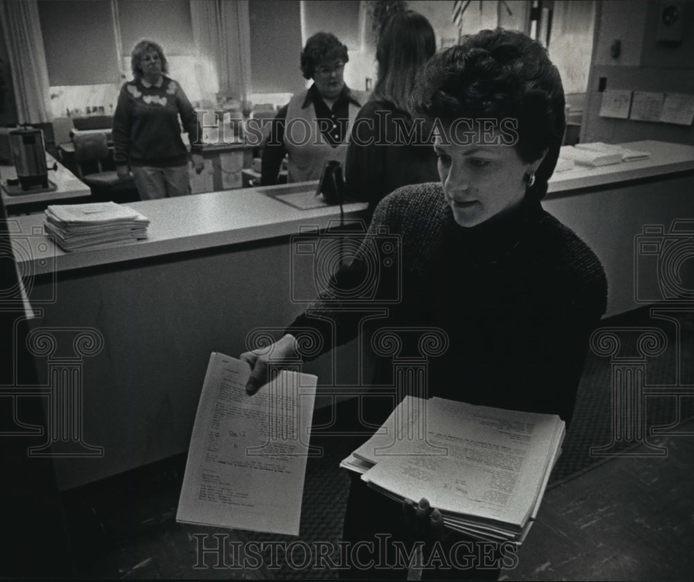 1993 Press Photo Pamela Verley, would run as write-in candidate for District 7- Historic Images