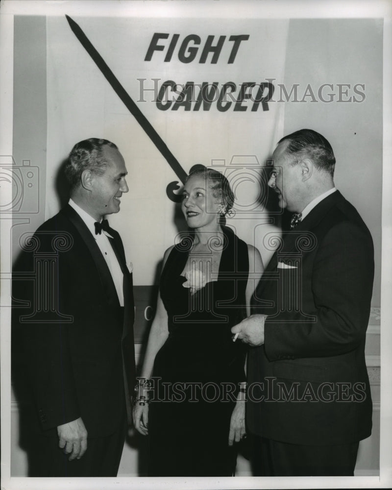 1955 Press Photo Gov Walter Kohler of Wisconsin w/  Mrs Charles Lee Wirth Jr- Historic Images