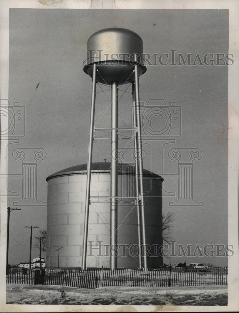 1959 Press Photo Elevated Water tank in Kenosha - mja14651