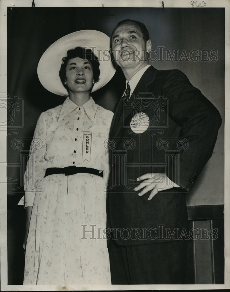 Load image into Gallery viewer, 1950 Press Photo Mr. and Mrs. Walter J. Kohler Jr. - mja14774
