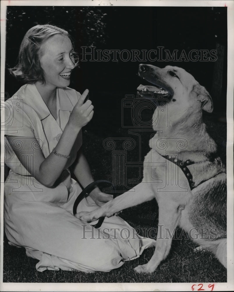 1950 Press Photo Miss Wisconsin, Miss Gloria Lange and dog, Dawn- Historic Images