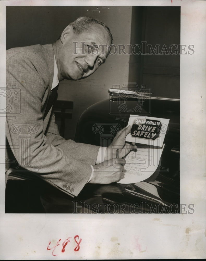 1956 Press Photo Gov Walter Kohler signs Save A Life safe driving campaign