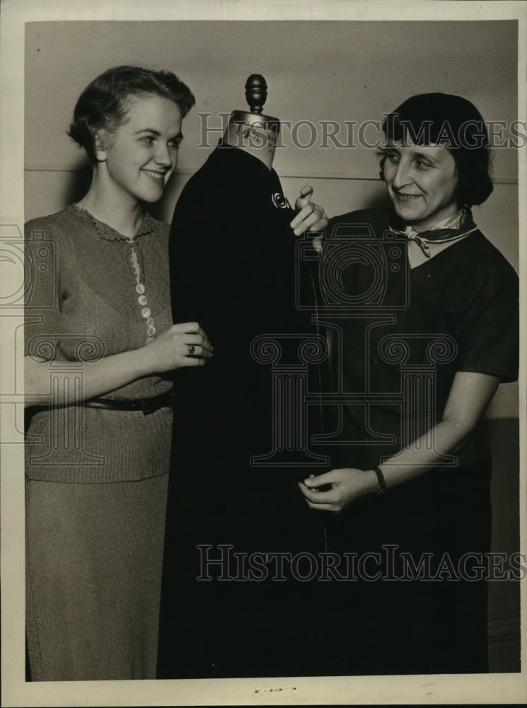 1937 Press Photo Lorraine Haluerson and Stella Harkis, 1034 N. 23rd st.- Historic Images