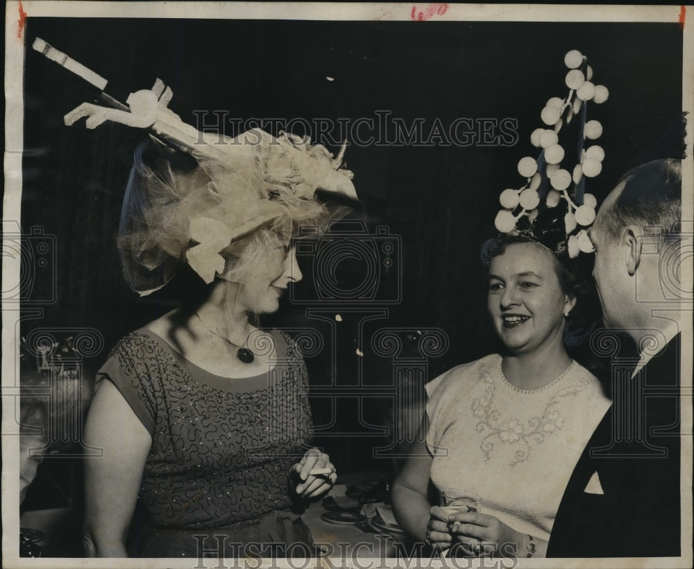 1951 Press Photo Mrs. J. Carleton and Mrs. C.R. Kilham - mja15379- Historic Images