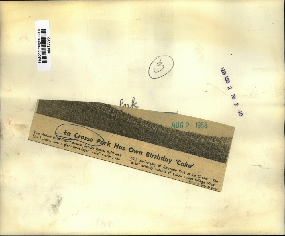 1958 Press Photo Sandra Ketter and Elsa Luebke at Riverside Park at La Crosse