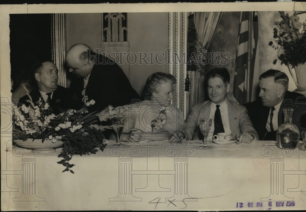 1937 Press Photo Henry C. Oakey, Frank L. Greenya, Mrs. Melville Mucklestone....- Historic Images