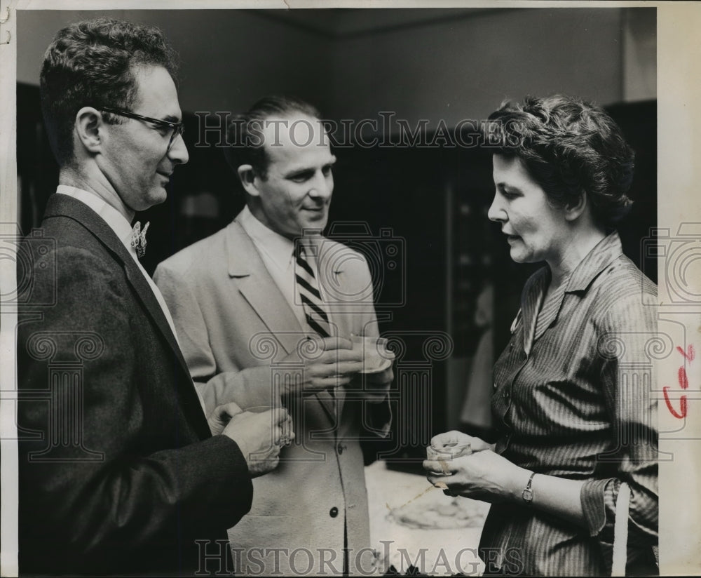 1956 Press Photo Mrs. John Holbrook &amp; others at Summer Evenings of Music event