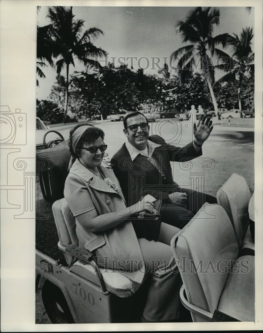 1972 Press Photo Atty. Gen. and Mrs. Robert Warren - mja15699