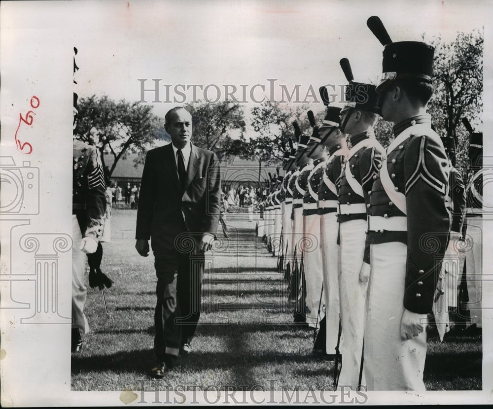 1954 Press Photo Gov. Kohler reviews a line of cadets at St. John&#39;s Military - Historic Images