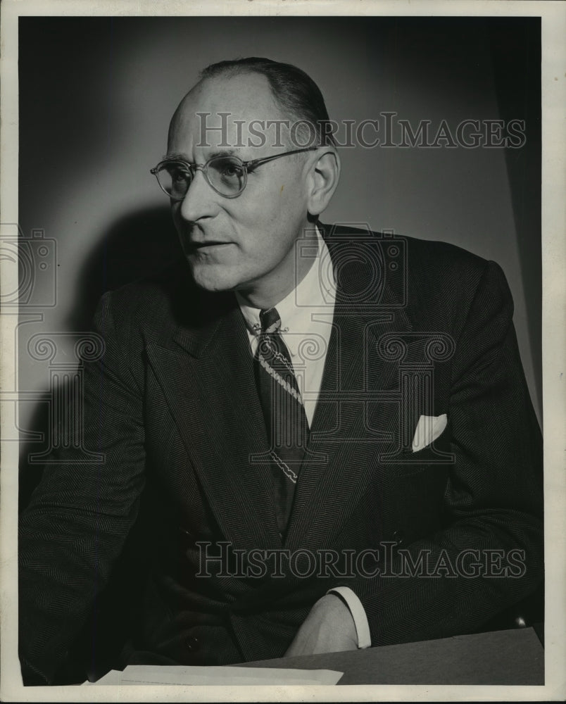 1949 Press Photo William Brumder, Senior Vice President, First Wisconsin Bank- Historic Images