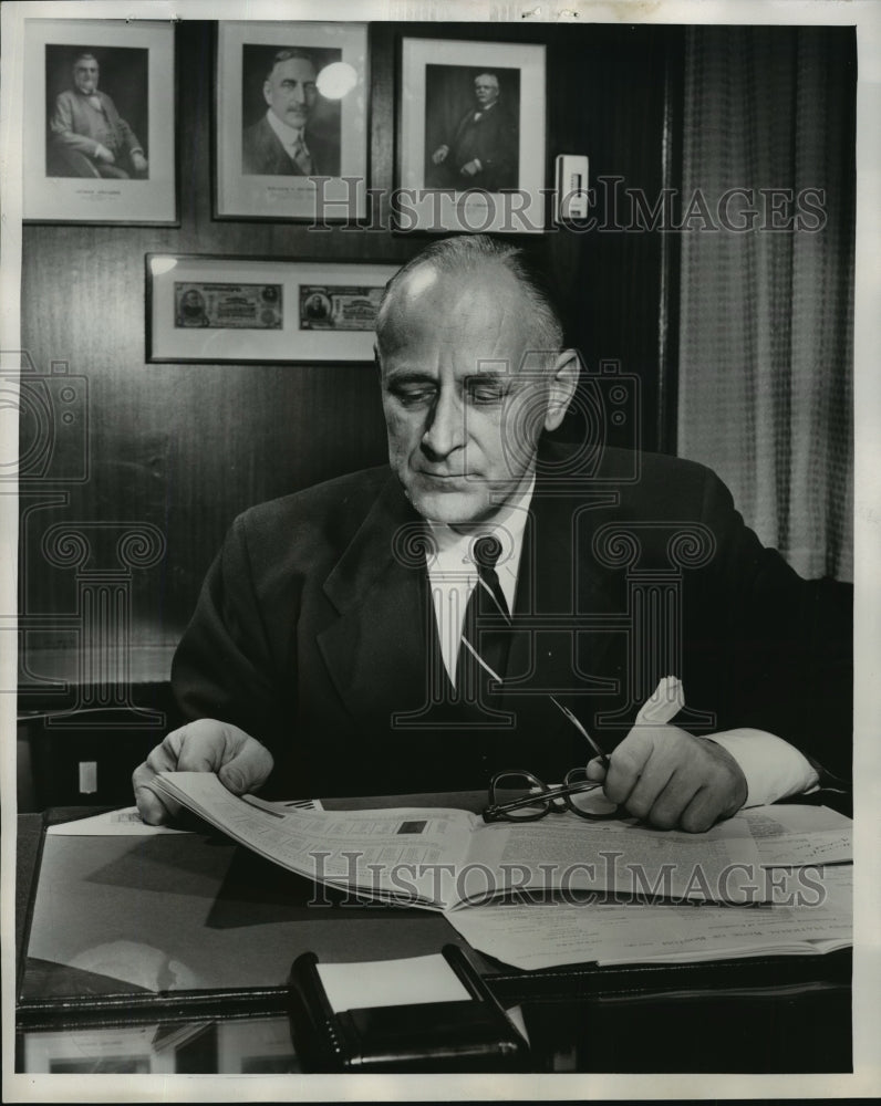 1954 Press Photo William J. Brumder, President, 1st Wisconsin National Bank- Historic Images