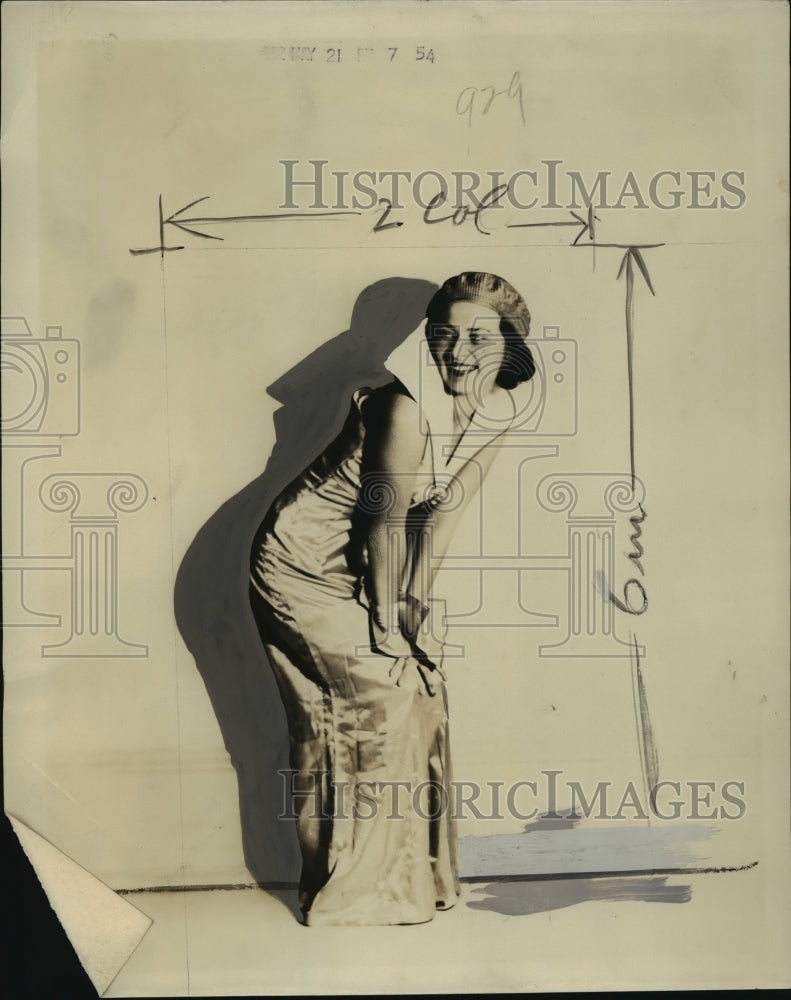 1932 Press Photo Miss Carolyn Bell, one of players in the revue, &quot;Revue Intime&quot;- Historic Images