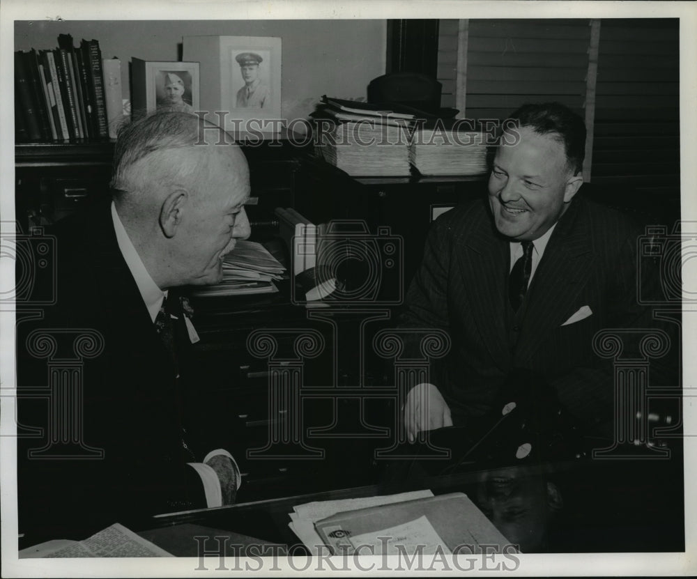 1946 Press Photo Ellis H. Dana and Walter S. Goodland- Historic Images