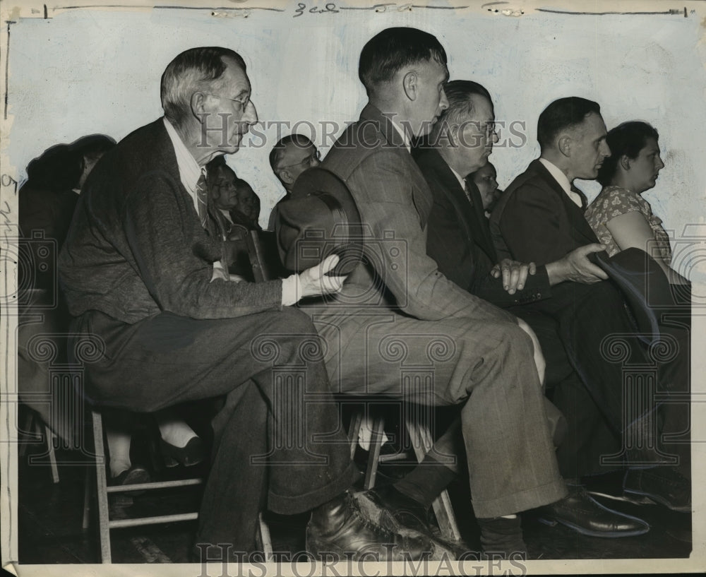 1946 Press Photo Town of Granville residents at protest meeting - mja16325