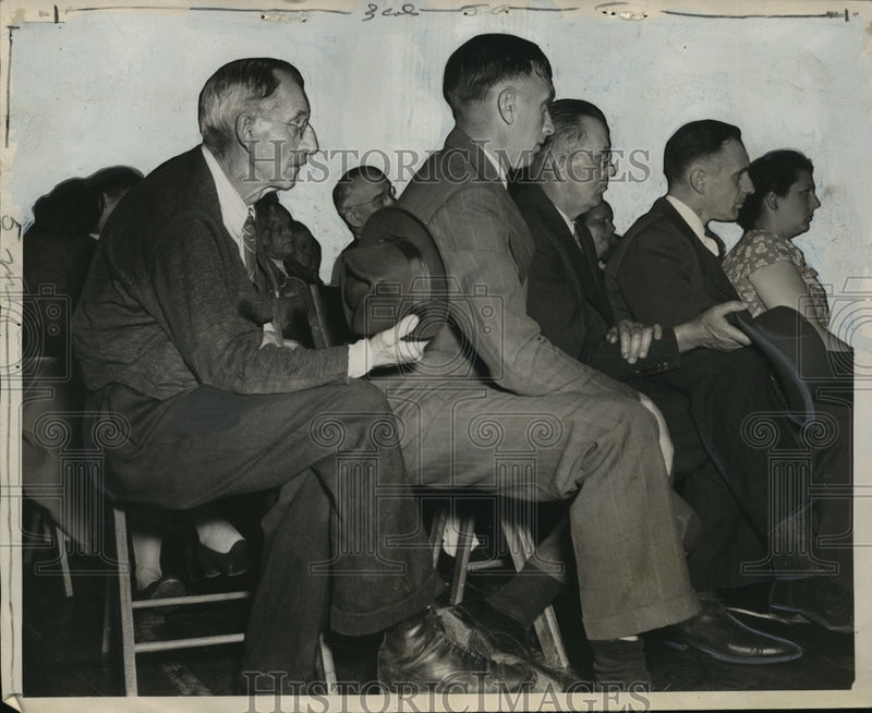 Load image into Gallery viewer, 1946 Press Photo Town of Granville residents at protest meeting - mja16325
