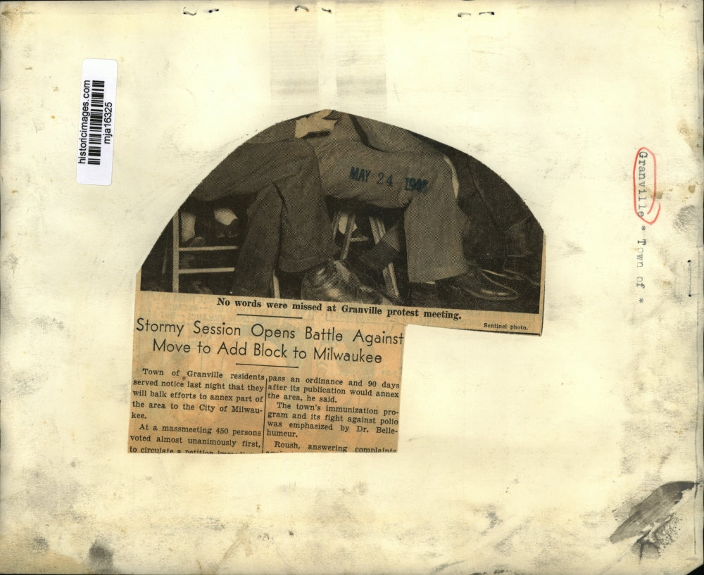 1946 Press Photo Town of Granville residents at protest meeting - mja16325