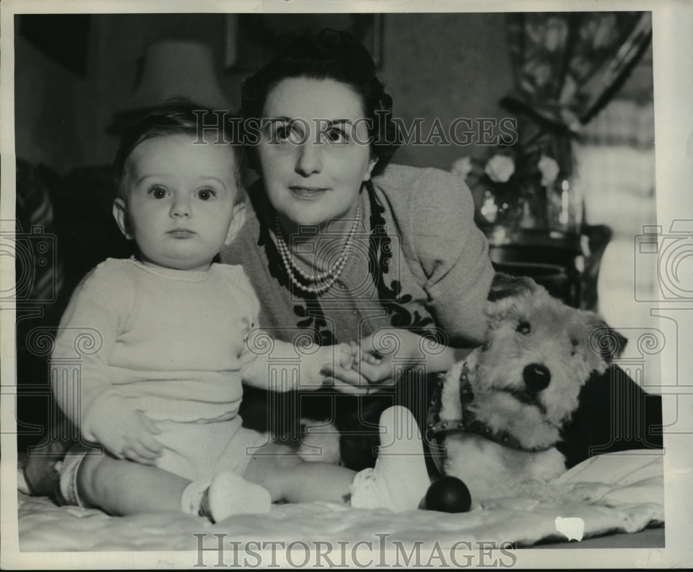 1938 Press Photo Mrs. Mills with son Donald and constant companion Wisky - Historic Images