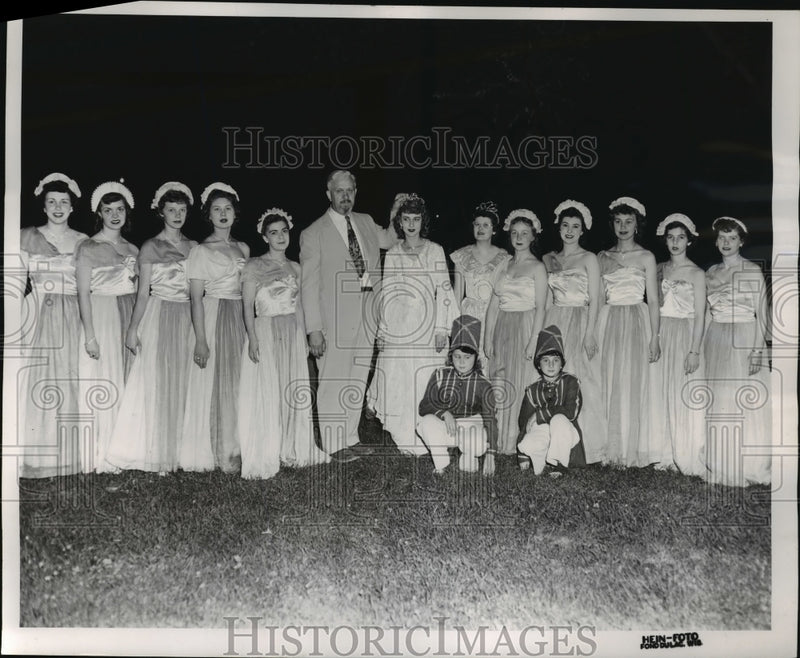 Load image into Gallery viewer, 1952 Press Photo Ladies Fair Program at Fond du Lac's Centennial Program
