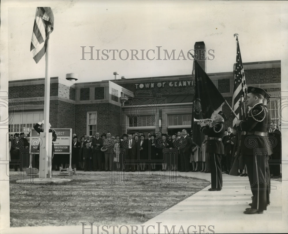 1942 Press Photo Flag raising at Granville - Historic Images