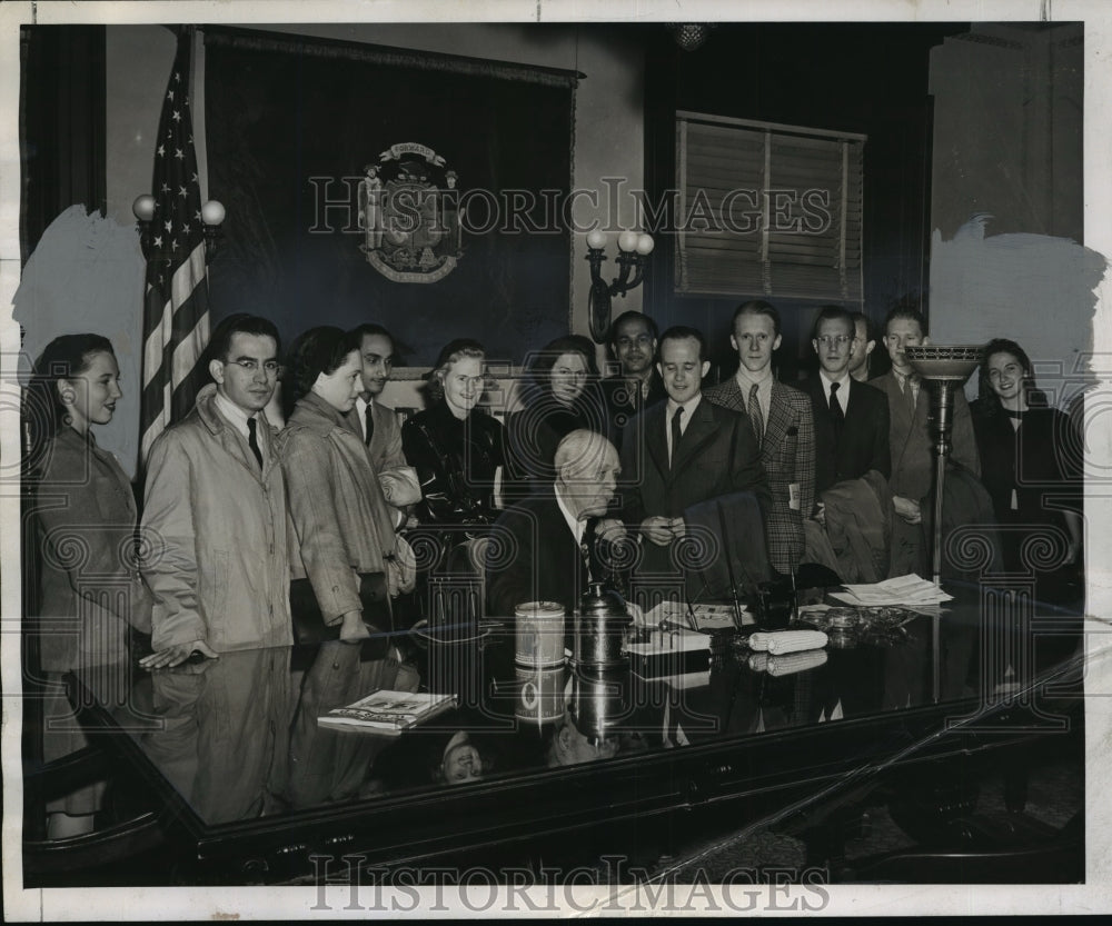 1940 Press Photo University of Wisconsin foreign students visit Gov. Goodland- Historic Images