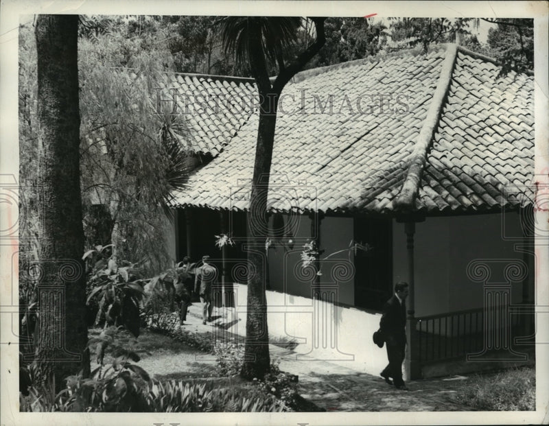 Load image into Gallery viewer, 1957 Press Photo Bolivar's home in Latin America - mja16622

