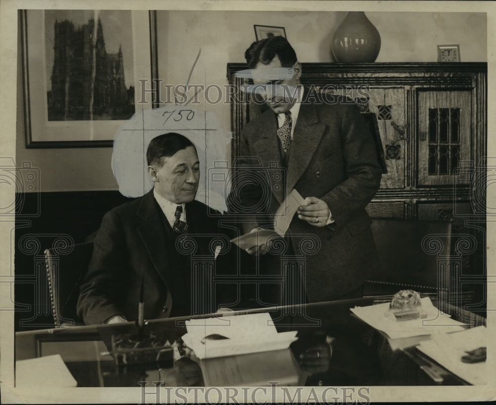 1933 Press Photo Victor L. Brown and Sherrard Erving - mja16632