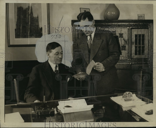 1933 Press Photo Victor L. Brown and Sherrard Erving - mja16632