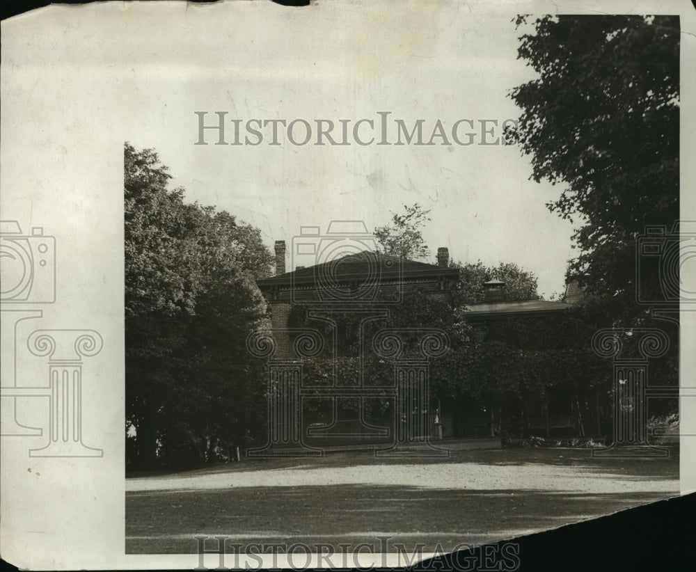 1930 Press Photo Gov Phillip LaFollette's home - mja16753