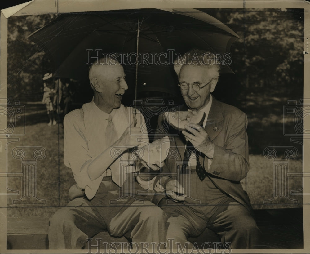 1944 Press Photo Frank J. Meyer &amp;  E. H. Hubbard, Old Settlers&#39; club member- Historic Images