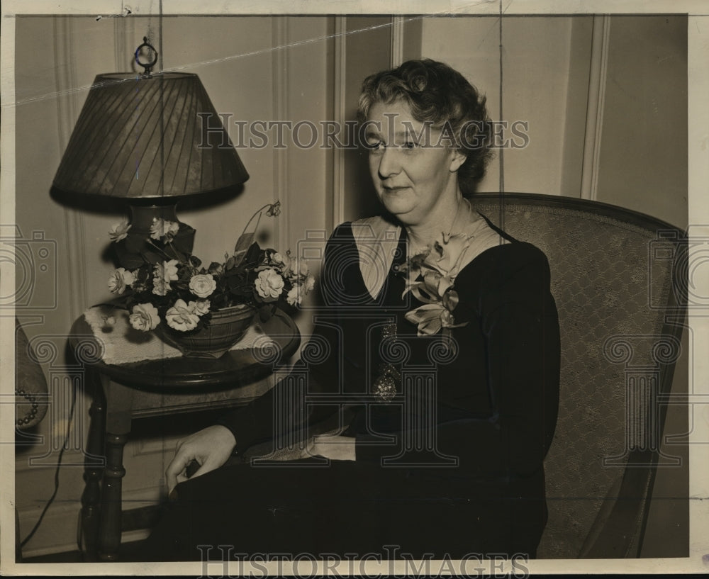 1933 Press Photo Miss Neva Douglas - mja16873