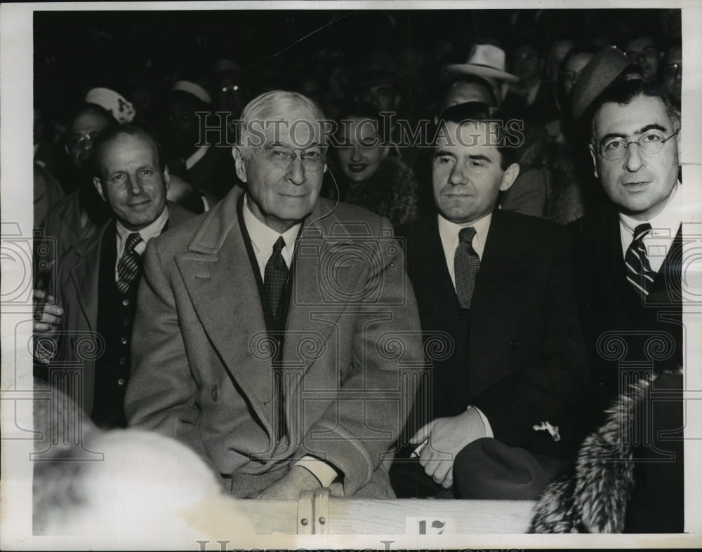 1946 Press Photo Bernard Baruch w/ Andrei Gromyko at Joe Lewis fight in NY