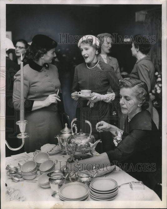 1955 Press Photo Mrs Edward J Brumder, Mrs Ralph P Sproule Tempest Tea Party- Historic Images