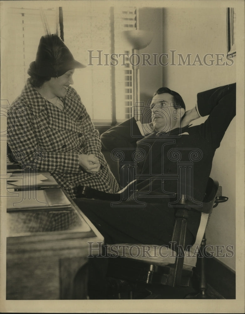  Press Photo Executives while talking- Historic Images