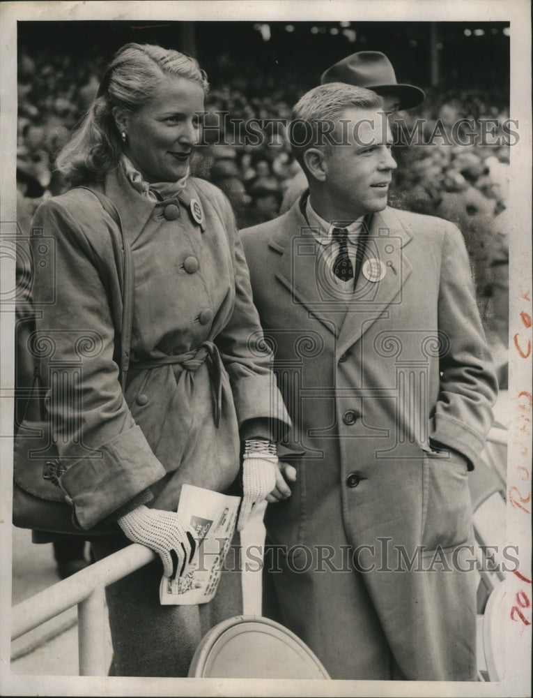 1953 Press Photo Mr. and Mrs. Robert Brodford, niece of Fred C. Millu    - Historic Images