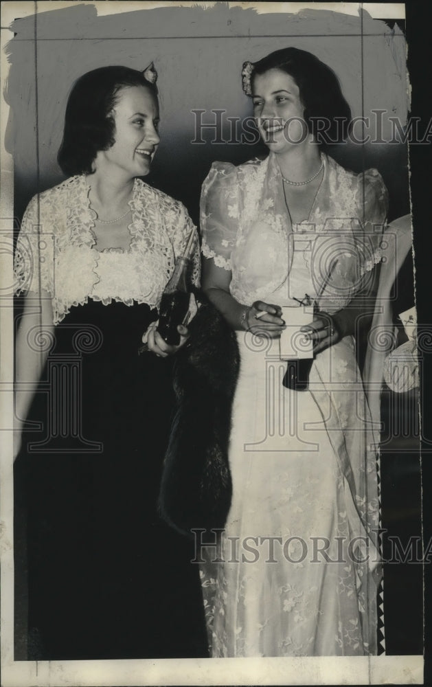 1938 Press Photo Ann Harley and Katherine Hamilton - mja17670- Historic Images