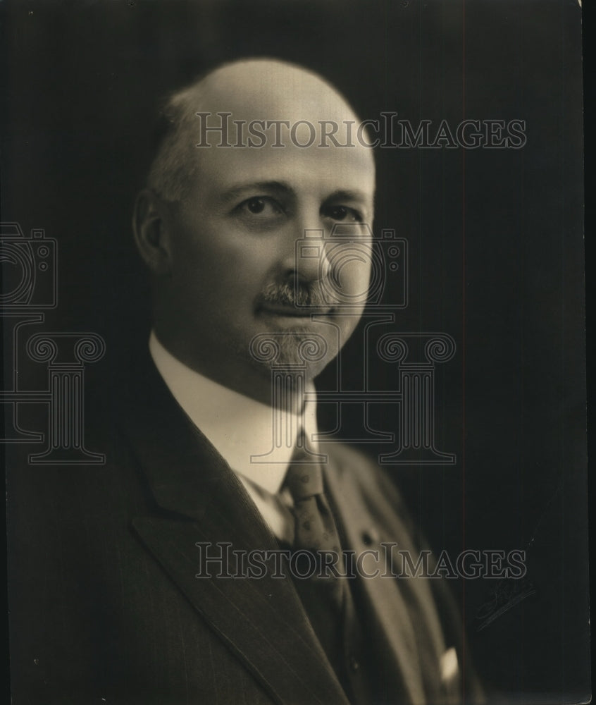  Press Photo Dr. Arthur Andrews Holbrook, VP Board of Directors, Cty Day School- Historic Images