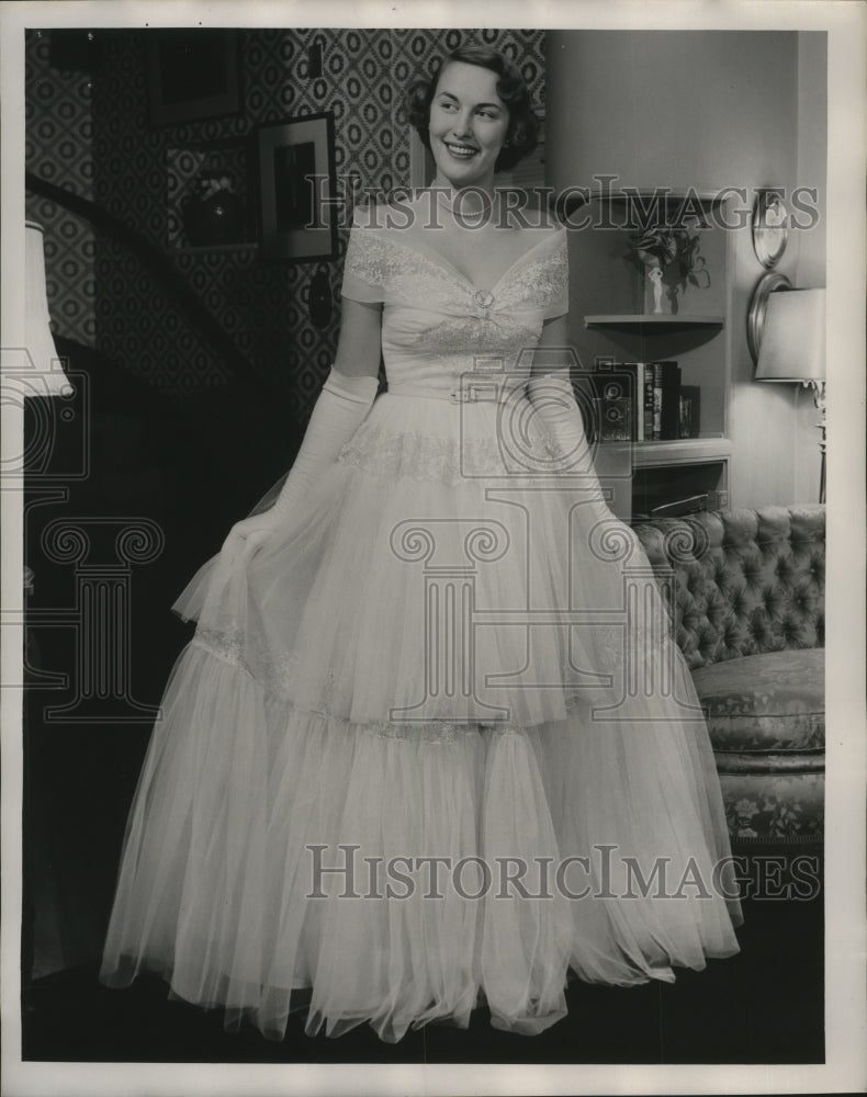 1951 Press Photo A lady wearing a ball gown - mja18171- Historic Images