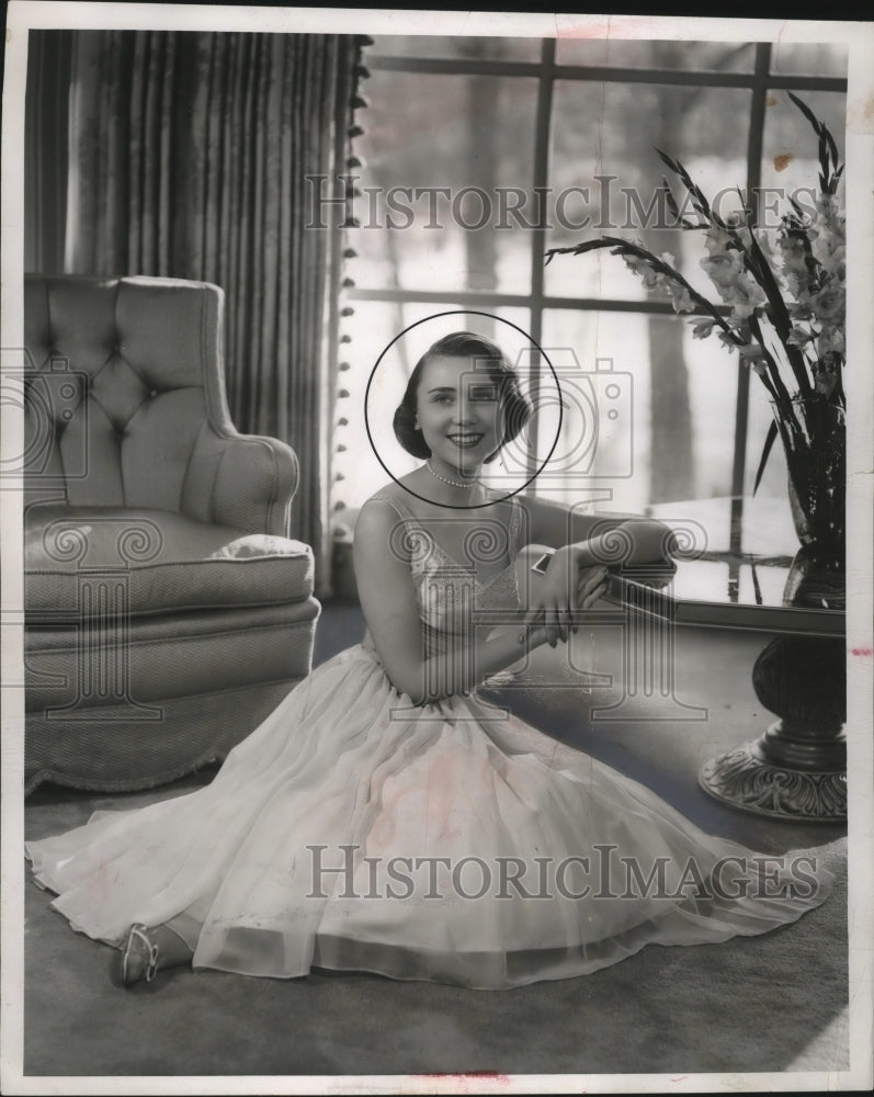 Load image into Gallery viewer, 1957 Press Photo Miss Mary Werner Engaged - mja18250
