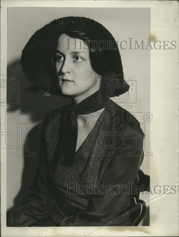 1932 Press Photo Mrs. Karl Maier, Jr. posing in easter hat - mja18314- Historic Images