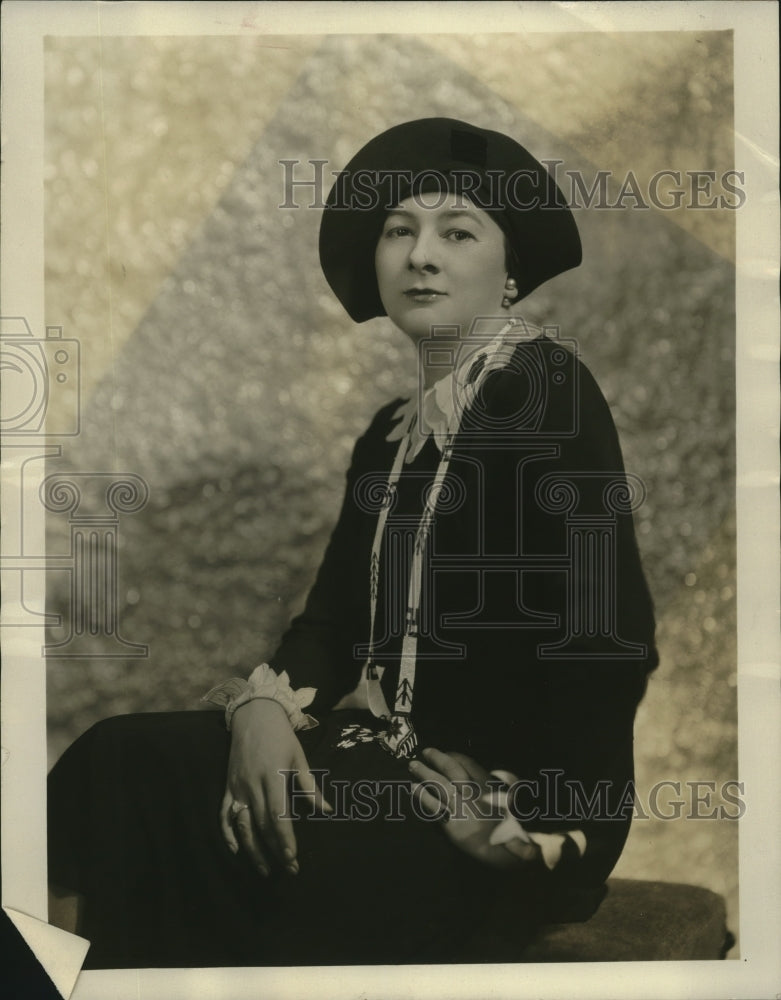 1931 Press Photo Ms. Case is spending some time at Sulphur Springs where she wil- Historic Images