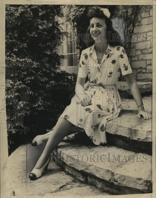 1943 Press Photo Miss Louise Le Feber- Historic Images