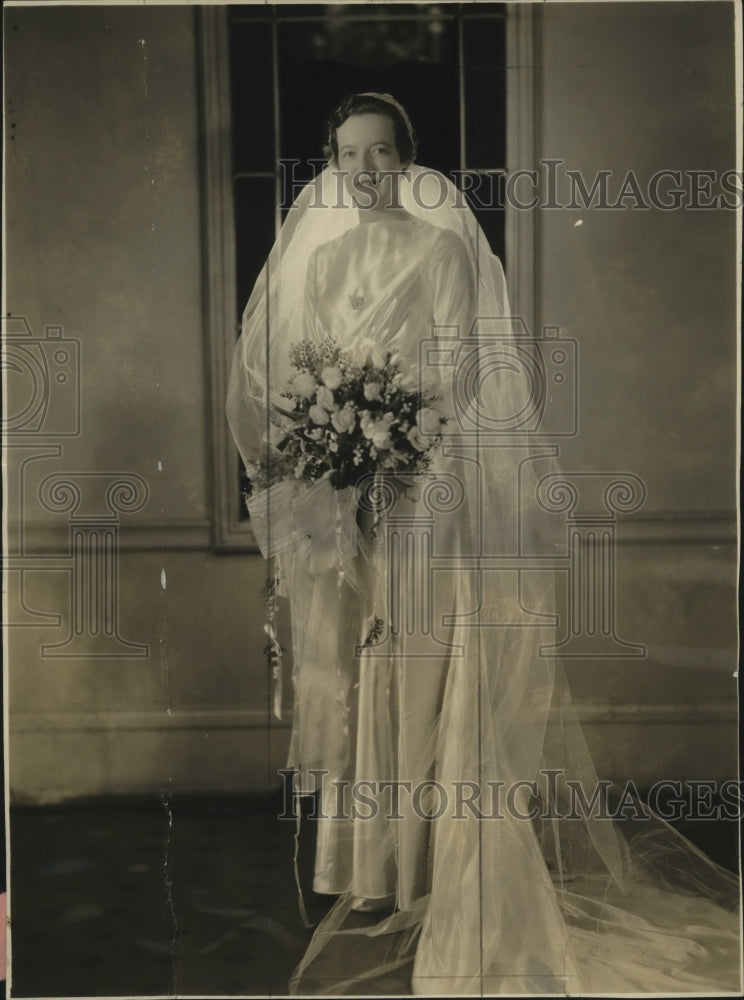 1934 Press Photo Mrs Joseph Branaugh former Priscilla Taylor in her wedding gown- Historic Images